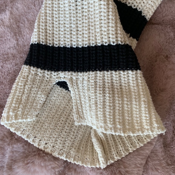 Striped Mock Neck Sweater - Picture 3 of 6